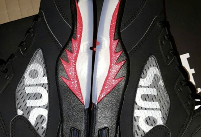 图】如何分辨真假Supreme x Air Jordan 5 Black_sneaker资讯_潮牌一族 