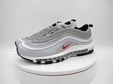 图1_福利开启 AirMax 97 子弹 纯原级别 所有细节完美比对原版 其独特的流线线条 延续的简洁的流线设计 鞋采用利落组合鞋面 搭配经典缓震配置 缔造出众舒适体验 区分市面公底版本 专供外贸高端渠道 SIZE 36 36 5 38 5 40