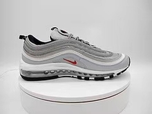 图3_福利开启 AirMax 97 子弹 纯原级别 所有细节完美比对原版 其独特的流线线条 延续的简洁的流线设计 鞋采用利落组合鞋面 搭配经典缓震配置 缔造出众舒适体验 区分市面公底版本 专供外贸高端渠道 SIZE 36 36 5 38 5 40
