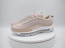 图1_福利开启 AirMax 97 子弹 纯原级别 所有细节完美比对原版 其独特的流线线条 延续的简洁的流线设计 鞋采用利落组合鞋面 搭配经典缓震配置 缔造出众舒适体验 区分市面公底版本 专供外贸高端渠道 SIZE 38 38 5 39 40