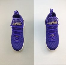 图3_Nike Lebron 16 紫金配色詹姆斯与湖人紫金主色的球鞋 便成为今年球鞋圈最重要的期待之一 Nike 也没让大家久等 勒布朗在新赛季伊始便上脚了这双 Nike LeBron 16