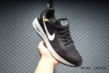 图2_码数 如图所示 简介 Nike 耐克 Nike Air Zoom 耐克登月系列 官方限定联名 采用超薄透气网纱 夏季凉爽舒适跑步鞋 编号 L511210