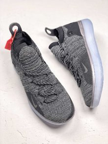 图2_Nike Zoom KD11 EP 杜兰特实战战靴 而在科技方面 除了鞋面依旧以 Flyknit 编织鞋面打造外 内置真纤维气垫09KIZVL 这样的应用前所未有 实战表现绝对值得期待 40 46