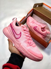 图1_从 Nike HyperLive 到改名 Zoom Live 它的实战能力毋庸置疑 目前最新款式 Zoom Live II 也继承前辈的实战血统Nike Zoom Live II 延续上一代的底盘设计 采用 Phylon 中底搭配前脚掌 Zoom Air 气垫 外底密集刻痕提供多方向抓地效果 size 40 45