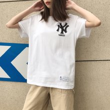 图1_2019年NY爆 黑白男女同款T恤 MLB品牌的衣服今年可谓是火到不行 百分百纯棉面料 一比一还原大厂专柜工艺 后背大幅粘合印花工艺 从面料到款式到工艺都发挥到了极致 完美颜色 黑色 白色尺码 s xl