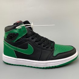 图3_关注度极高 Air Jordan 1 Pine Green aj1经典复古黑绿男子篮球鞋 鞋舌点缀红色Nike Air logo 整体造型颇为复古 原标公司级 尺码 40 44