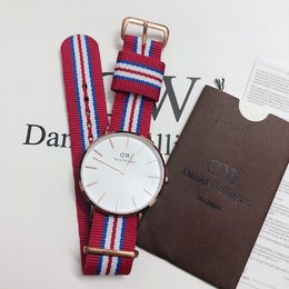 图3_原单DW全新推出简约时尚手表 表盘充满现代感 结合经典Classic简洁精致的设计造型 腕间时尚的再定义 尺寸40mm 36mm 32mm