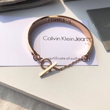 图3_品牌 Calvin Klein品名 Calvin Klein 经典系列情侣手镯材质 进口316L钛钢类别 男女均可佩戴工艺精致 专柜1 1颜色 玫瑰金 银色