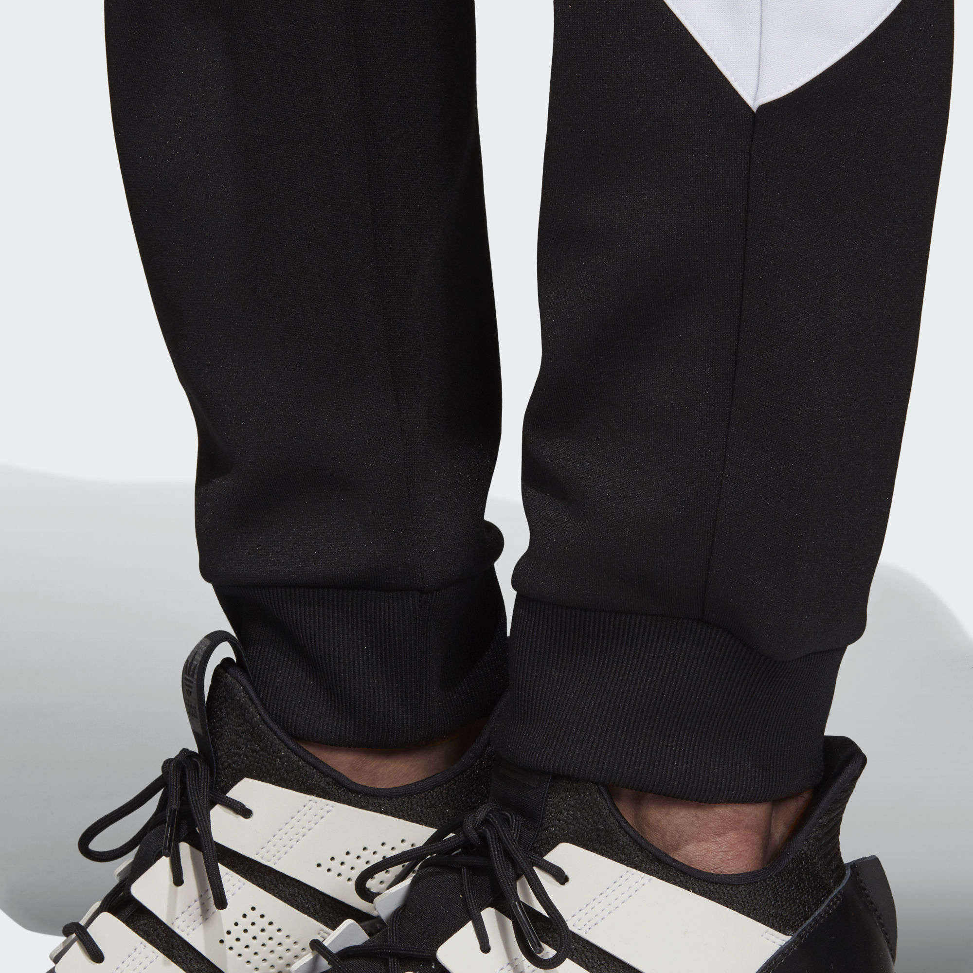 图8_adidas阿迪达斯