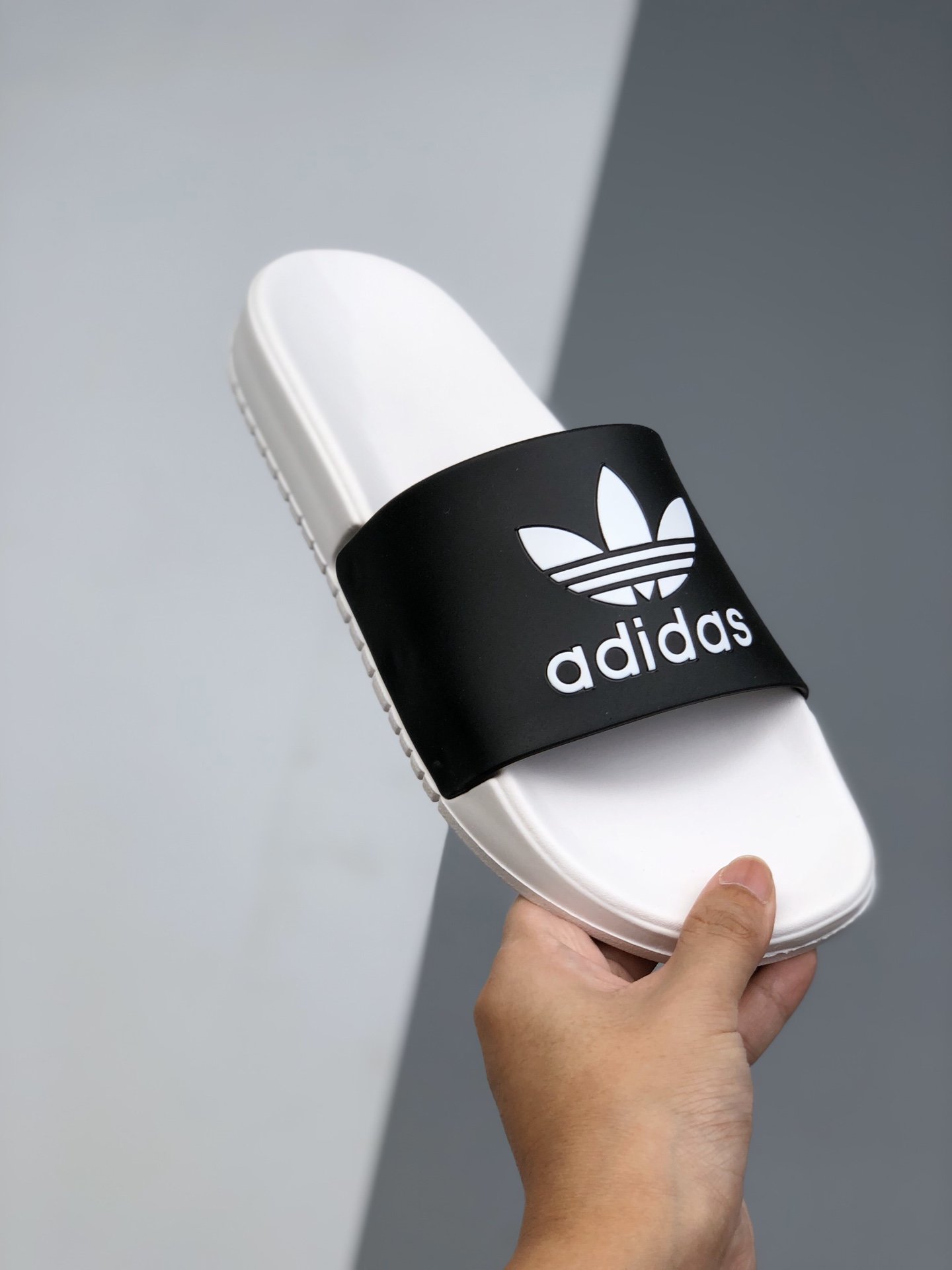 图4_adidas阿迪达斯