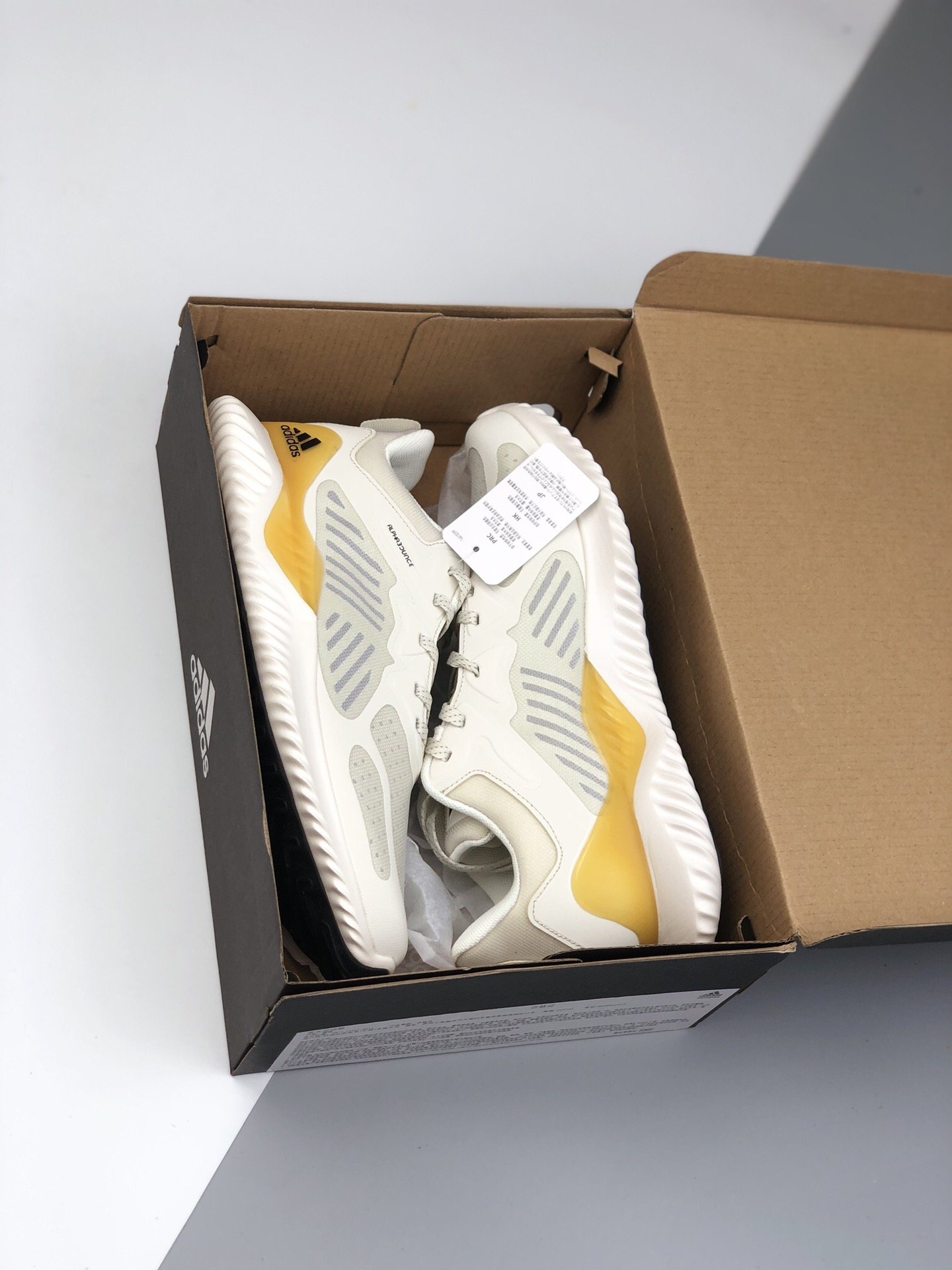 图8_adidas阿迪达斯
